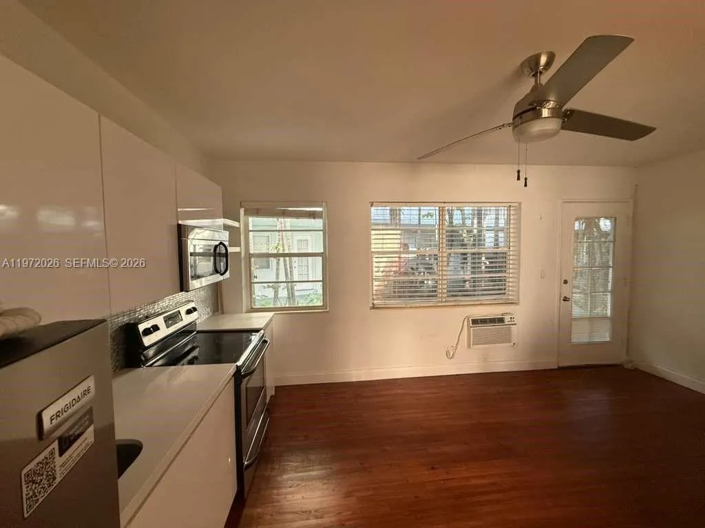 1925 Washington Ave 6, Miami Beach, Florida 33139, Miami Beach, Florida 33139, ,1 BathroomBathrooms,Residential Lease,For Rent,1925 Washington Ave 6, Miami Beach, Florida 33139,A11972026