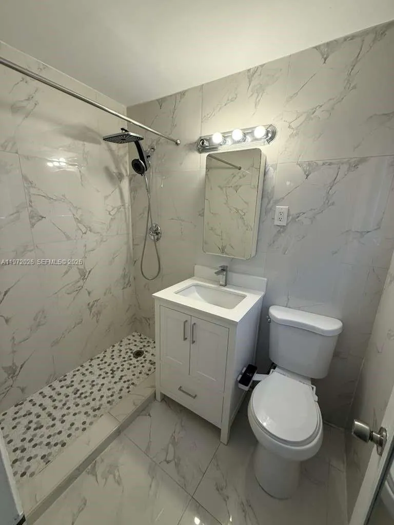 1925 Washington Ave 6, Miami Beach, Florida 33139, Miami Beach, Florida 33139, ,1 BathroomBathrooms,Residential Lease,For Rent,1925 Washington Ave 6, Miami Beach, Florida 33139,A11972026