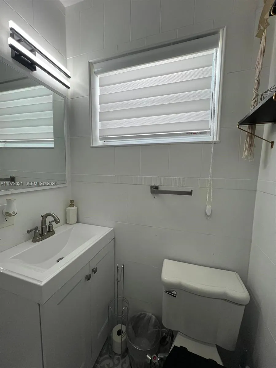 1430 Ne 149th St A, Miami, Florida 33161, Miami, Florida 33161, 3 Bedrooms Bedrooms, ,1 BathroomBathrooms,Residential Lease,For Rent,1430 Ne 149th St A, Miami, Florida 33161,A11972031