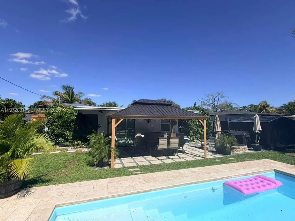 1430 Ne 149th St A, Miami, Florida 33161, Miami, Florida 33161, 3 Bedrooms Bedrooms, ,1 BathroomBathrooms,Residential Lease,For Rent,1430 Ne 149th St A, Miami, Florida 33161,A11972031