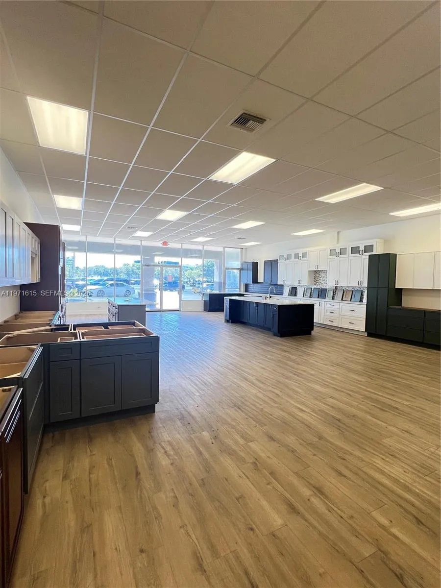 993 W State Road 84 993, Fort Lauderdale, Florida, Fort Lauderdale, Florida 33315, ,Commercial Lease,For Rent,993 W State Road 84 993, Fort Lauderdale, Florida ,A11971615