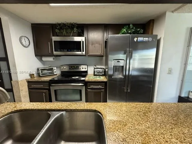 2560 Azalea Ave 2560, Miramar, Florida 33025, Miramar, Florida 33025, 5 Bedrooms Bedrooms, ,2 BathroomsBathrooms,Residential Lease,For Rent,2560 Azalea Ave 2560, Miramar, Florida 33025,A11972100