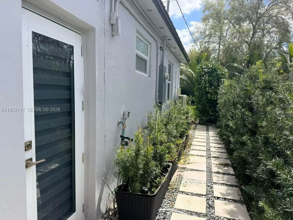 1430 Ne 149th St, Miami, Florida 33161, Miami, Florida 33161, 4 Bedrooms Bedrooms, ,2 BathroomsBathrooms,Residential Lease,For Rent,1430 Ne 149th St, Miami, Florida 33161,A11972111