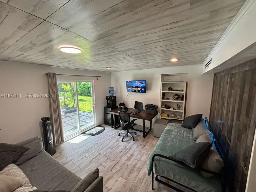 4th bedroom (2sofa beds)