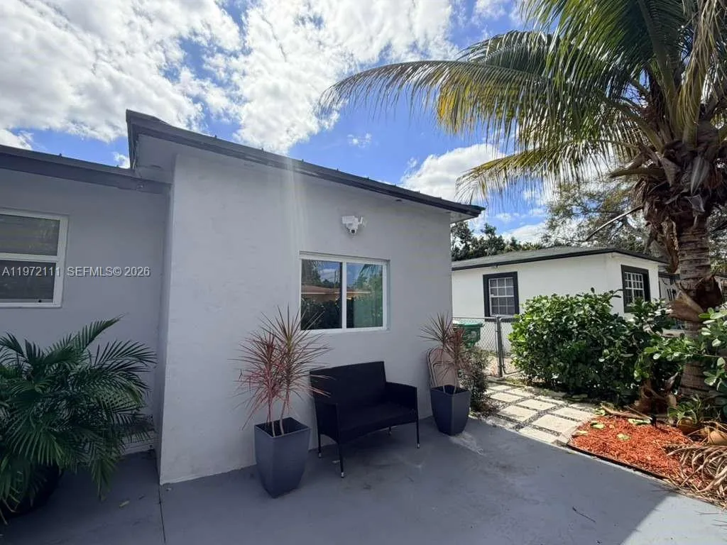 1430 Ne 149th St, Miami, Florida 33161, Miami, Florida 33161, 4 Bedrooms Bedrooms, ,2 BathroomsBathrooms,Residential Lease,For Rent,1430 Ne 149th St, Miami, Florida 33161,A11972111