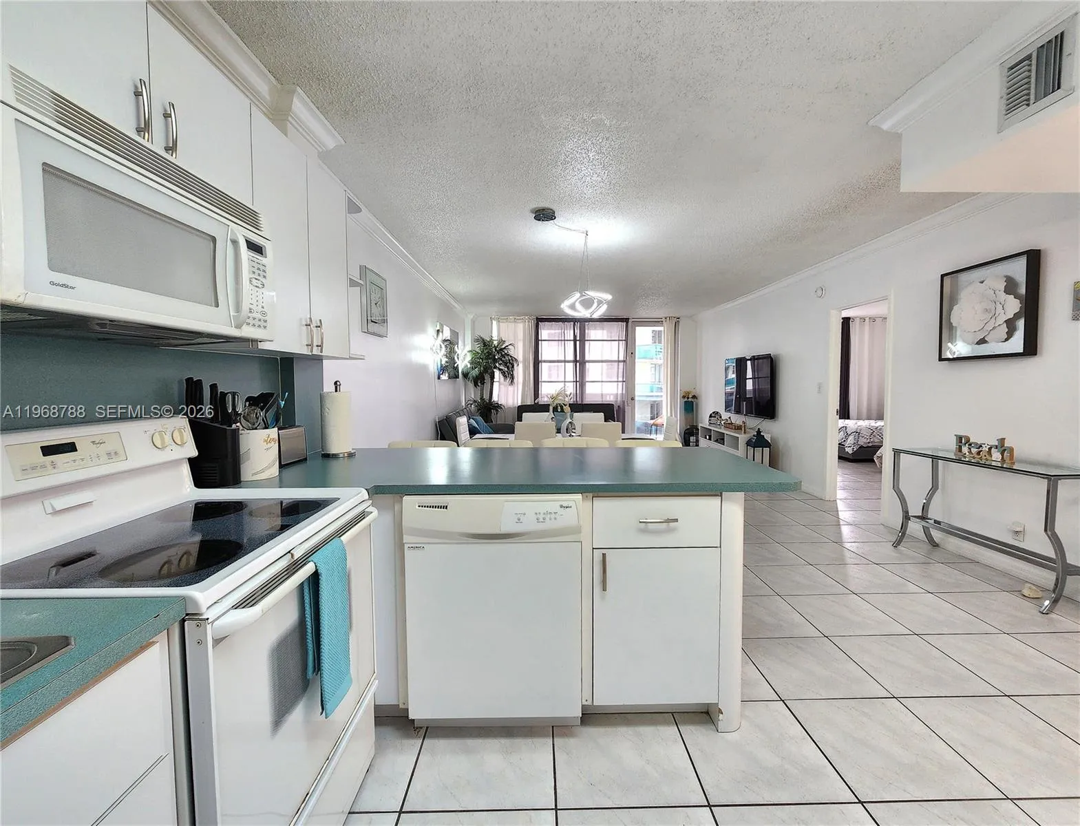 3725 S Ocean Dr 620, Hollywood, Florida 33019, Hollywood, Florida 33019, 1 Bedroom Bedrooms, ,1 BathroomBathrooms,Residential,For Sale,3725 S Ocean Dr 620, Hollywood, Florida 33019,A11968788