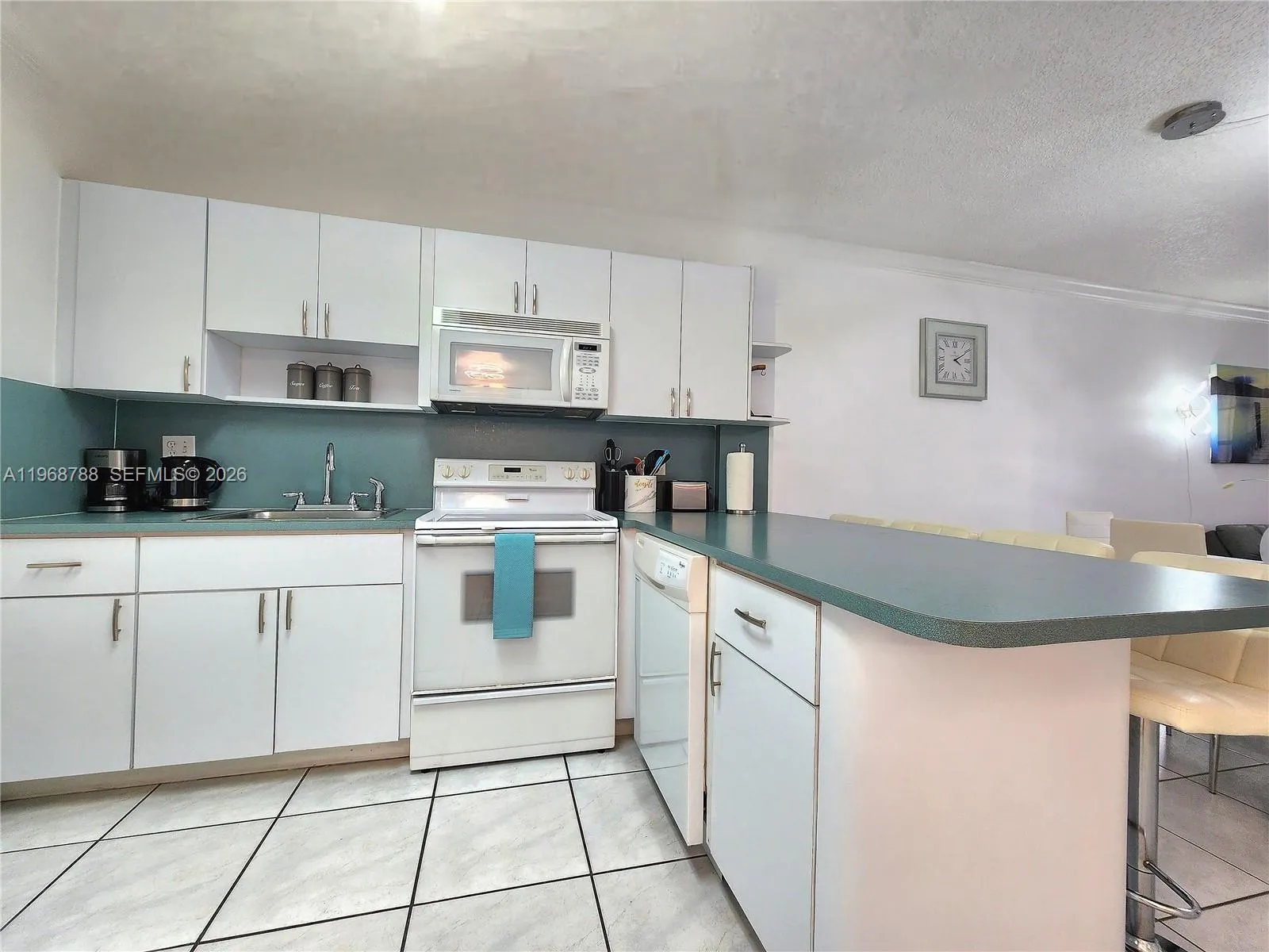 3725 S Ocean Dr 620, Hollywood, Florida 33019, Hollywood, Florida 33019, 1 Bedroom Bedrooms, ,1 BathroomBathrooms,Residential,For Sale,3725 S Ocean Dr 620, Hollywood, Florida 33019,A11968788