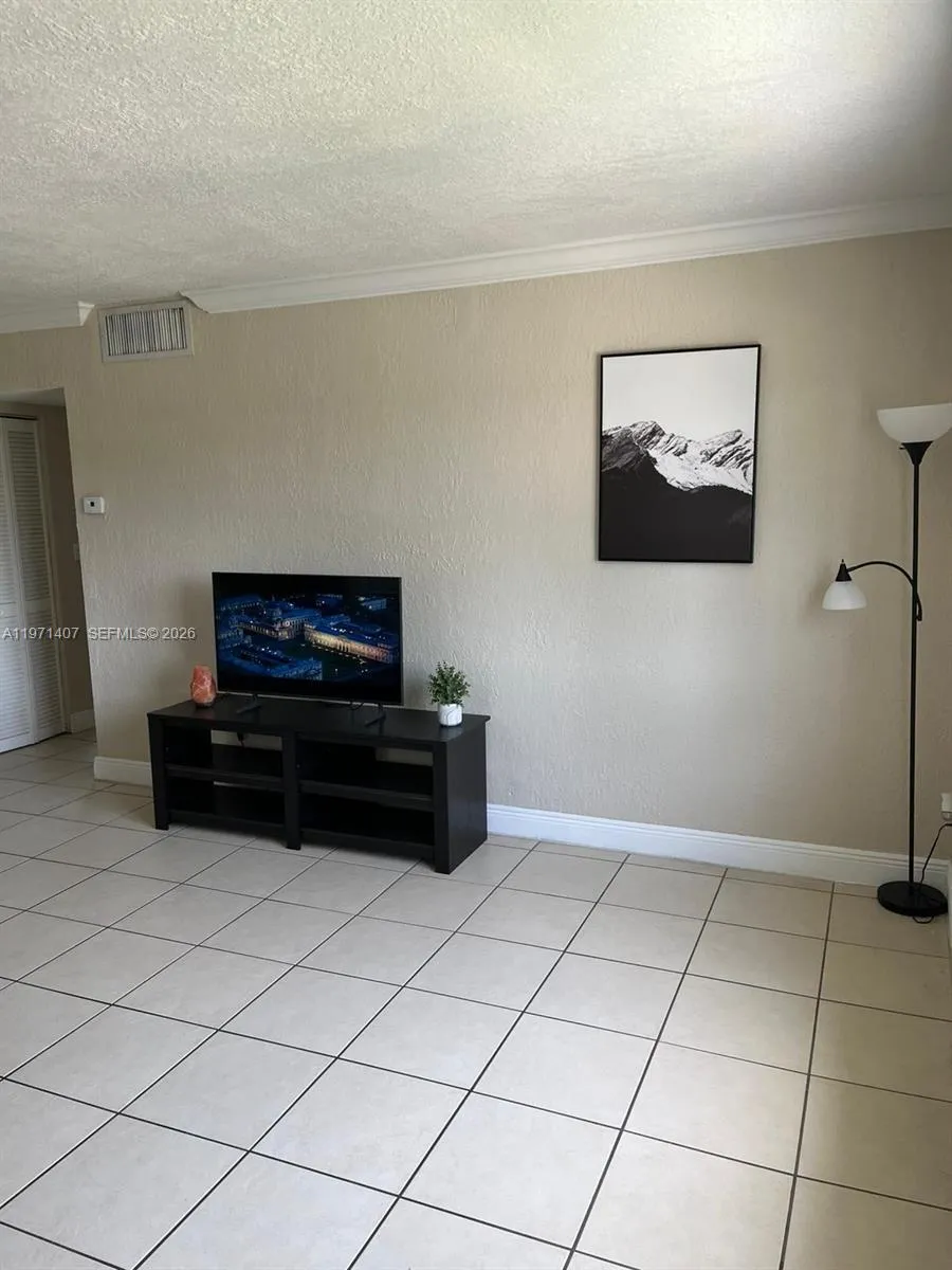 898 Nw 45th Ave 42, Miami, Florida 33126, Miami, Florida 33126, 2 Bedrooms Bedrooms, ,1 BathroomBathrooms,Residential Lease,For Rent,898 Nw 45th Ave 42, Miami, Florida 33126,A11971407