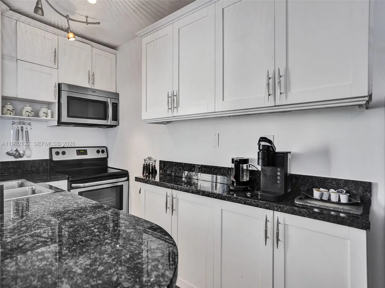 1815 N Surf Rd 202, Hollywood, Florida 33019, Hollywood, Florida 33019, 1 Bedroom Bedrooms, ,1 BathroomBathrooms,Residential,For Sale,1815 N Surf Rd 202, Hollywood, Florida 33019,A11972122