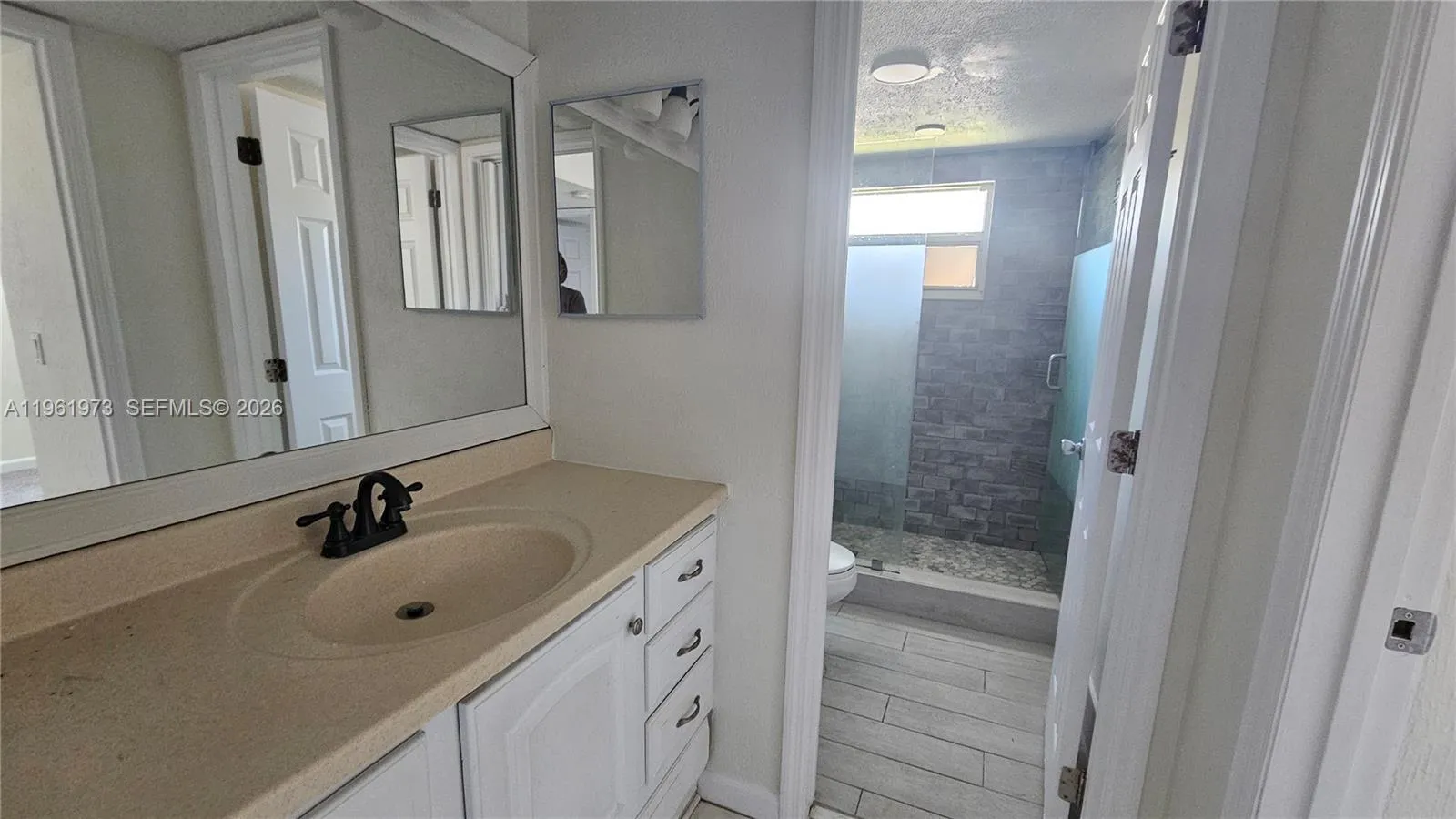 9480 Tangerine Pl 101, Davie, Florida 33324, Davie, Florida 33324, 2 Bedrooms Bedrooms, ,2 BathroomsBathrooms,Residential Lease,For Rent,9480 Tangerine Pl 101, Davie, Florida 33324,A11961973