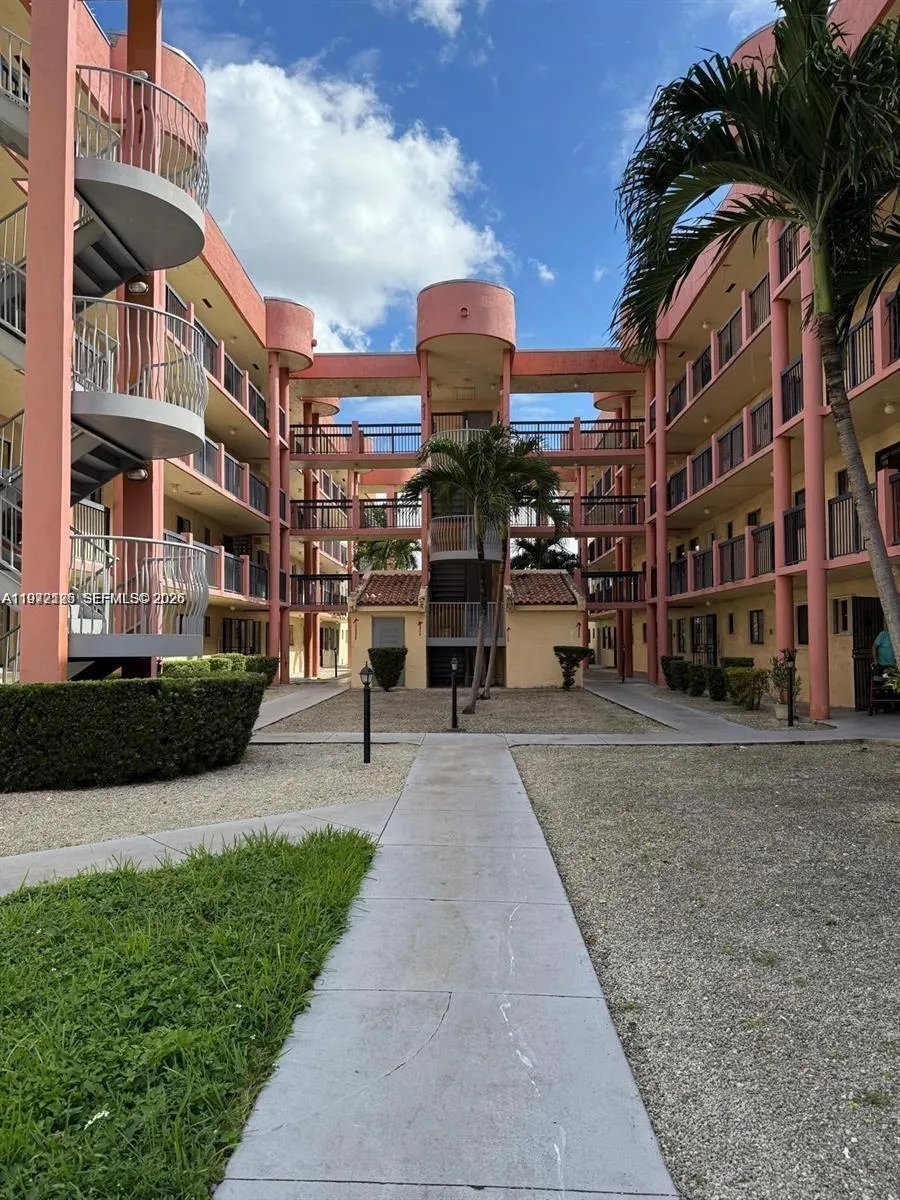 5290 W 21st Ct 307, Hialeah, Florida 33016, Hialeah, Florida 33016, 2 Bedrooms Bedrooms, ,2 BathroomsBathrooms,Residential Lease,For Rent,5290 W 21st Ct 307, Hialeah, Florida 33016,A11972126