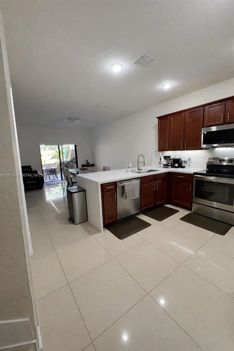 10255 Nw 89th Ter, Doral, Florida 33178, Doral, Florida 33178, 3 Bedrooms Bedrooms, ,2 BathroomsBathrooms,Residential,For Sale,10255 Nw 89th Ter, Doral, Florida 33178,A11971429