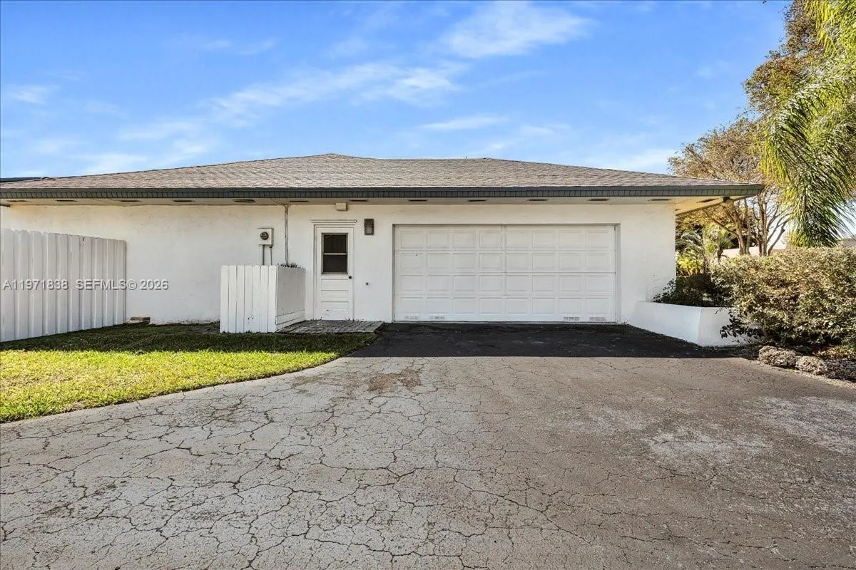 17143 Sw 79th Pl, Palmetto Bay, Florida 33157, Palmetto Bay, Florida 33157, 4 Bedrooms Bedrooms, ,2 BathroomsBathrooms,Residential,For Sale,17143 Sw 79th Pl, Palmetto Bay, Florida 33157,A11971838