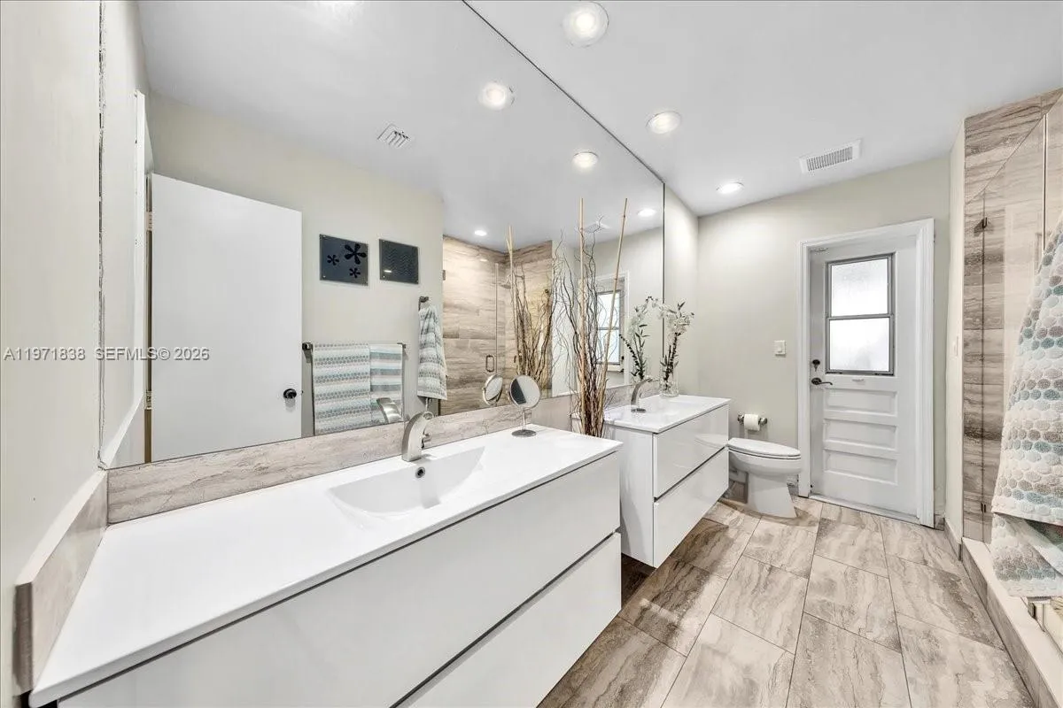 17143 Sw 79th Pl, Palmetto Bay, Florida 33157, Palmetto Bay, Florida 33157, 4 Bedrooms Bedrooms, ,2 BathroomsBathrooms,Residential,For Sale,17143 Sw 79th Pl, Palmetto Bay, Florida 33157,A11971838