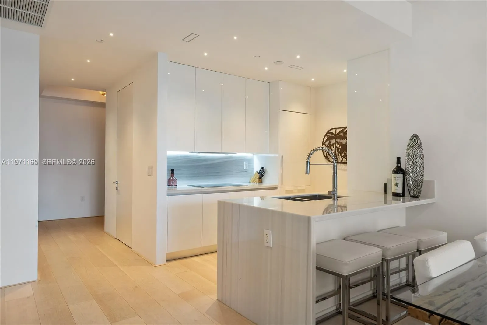 801 S Pointe Dr 204, Miami Beach, Florida 33139, Miami Beach, Florida 33139, 2 Bedrooms Bedrooms, ,2 BathroomsBathrooms,Residential,For Sale,801 S Pointe Dr 204, Miami Beach, Florida 33139,A11971165