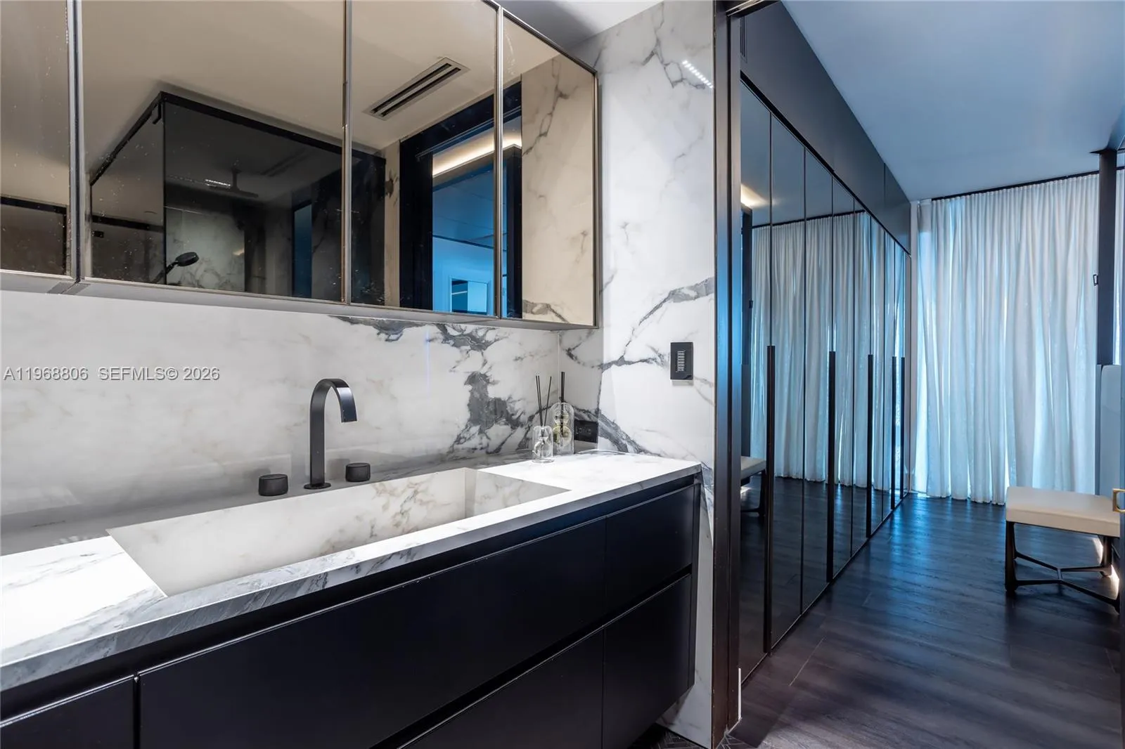 1040 Biscayne Blvd 2202, Miami, Florida 33132, Miami, Florida 33132, 2 Bedrooms Bedrooms, ,2 BathroomsBathrooms,Residential,For Sale,1040 Biscayne Blvd 2202, Miami, Florida 33132,A11968806