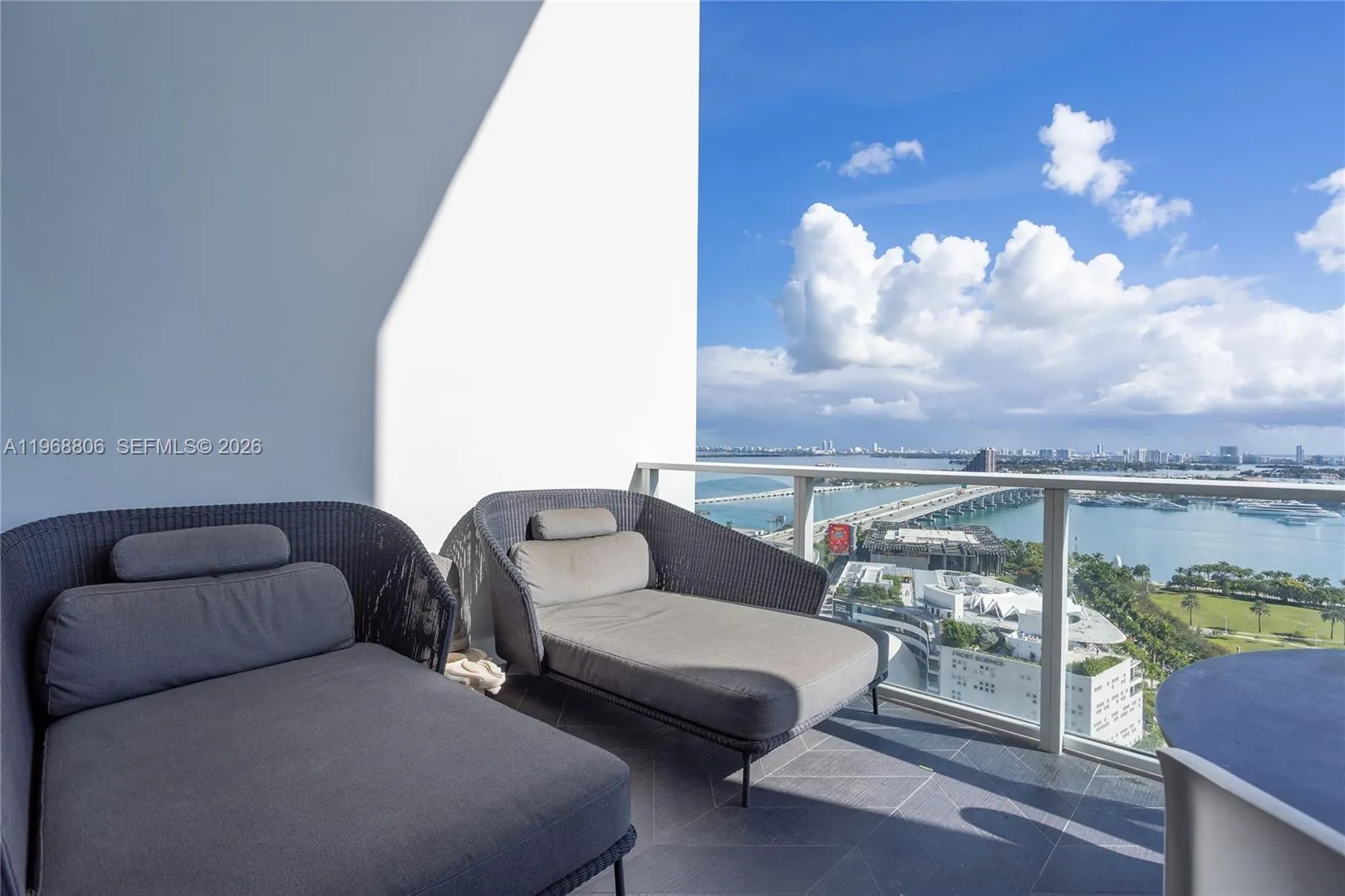 1040 Biscayne Blvd 2202, Miami, Florida 33132, Miami, Florida 33132, 2 Bedrooms Bedrooms, ,2 BathroomsBathrooms,Residential,For Sale,1040 Biscayne Blvd 2202, Miami, Florida 33132,A11968806