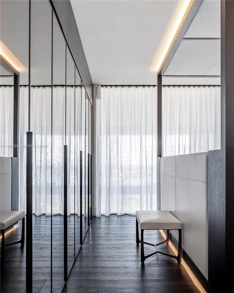 1040 Biscayne Blvd 2202, Miami, Florida 33132, Miami, Florida 33132, 2 Bedrooms Bedrooms, ,2 BathroomsBathrooms,Residential,For Sale,1040 Biscayne Blvd 2202, Miami, Florida 33132,A11968806