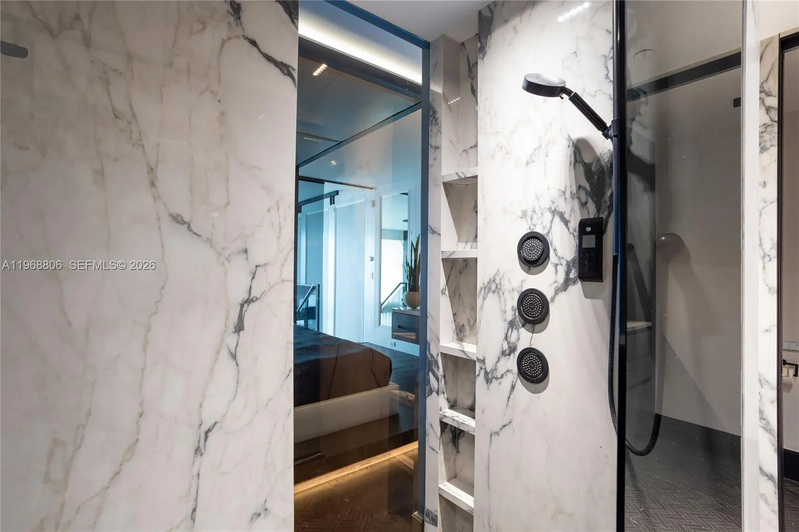 1040 Biscayne Blvd 2202, Miami, Florida 33132, Miami, Florida 33132, 2 Bedrooms Bedrooms, ,2 BathroomsBathrooms,Residential,For Sale,1040 Biscayne Blvd 2202, Miami, Florida 33132,A11968806