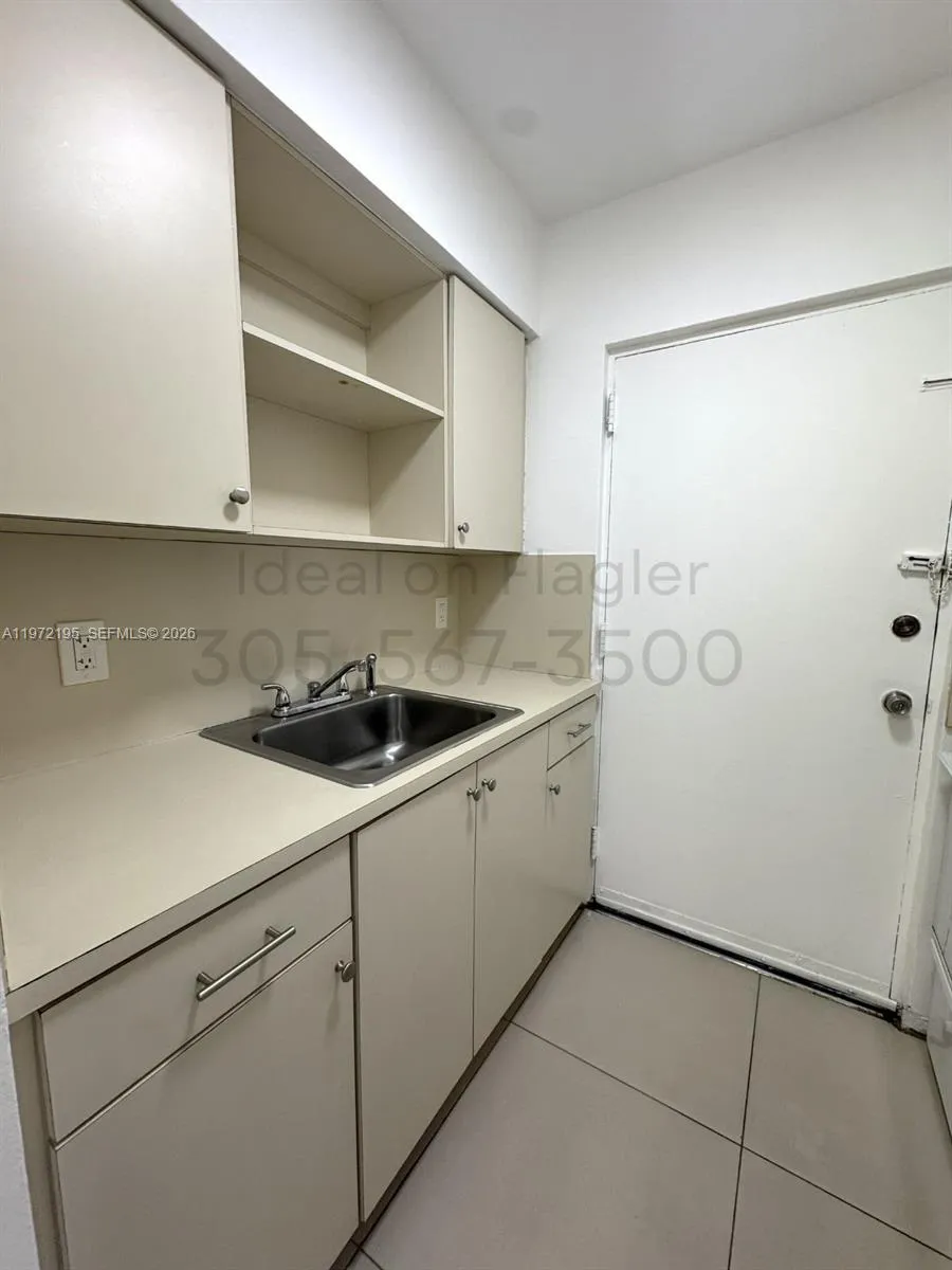 5165 W Flagler St F, Miami, Florida 33134, Miami, Florida 33134, 1 Bedroom Bedrooms, ,1 BathroomBathrooms,Residential Lease,For Rent,5165 W Flagler St F, Miami, Florida 33134,A11972195