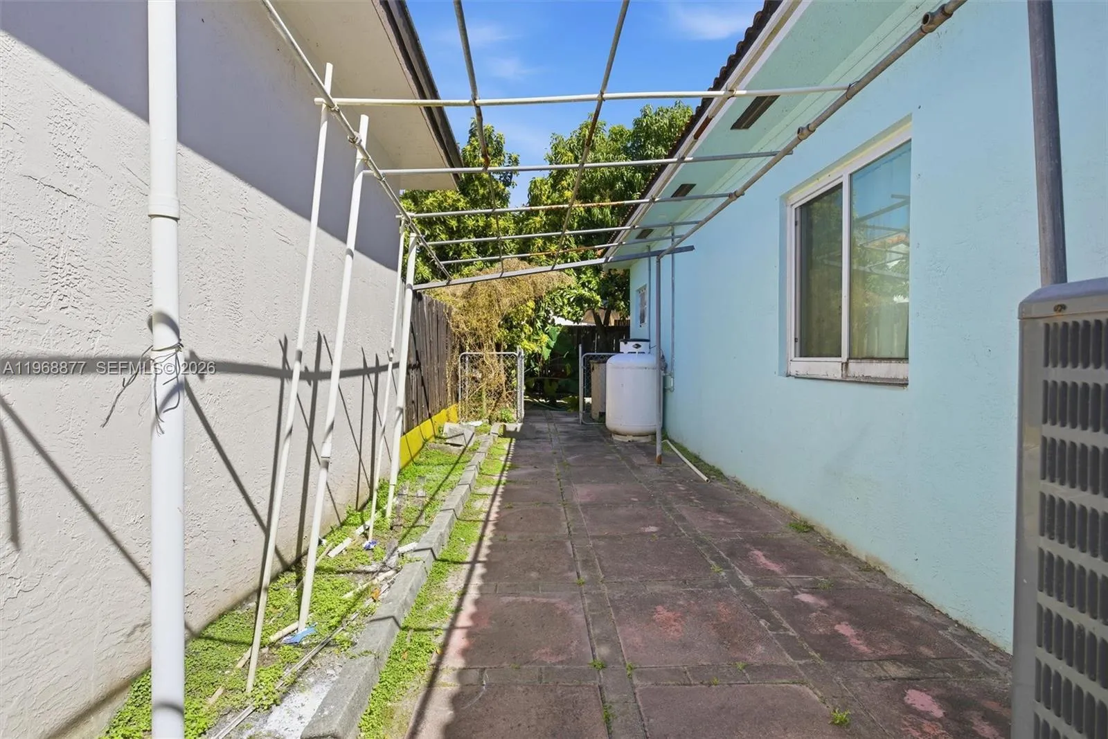 8725 Nw 148th Ter, Miami Lakes, Florida 33018, Miami Lakes, Florida 33018, 4 Bedrooms Bedrooms, ,2 BathroomsBathrooms,Residential,For Sale,8725 Nw 148th Ter, Miami Lakes, Florida 33018,A11968877