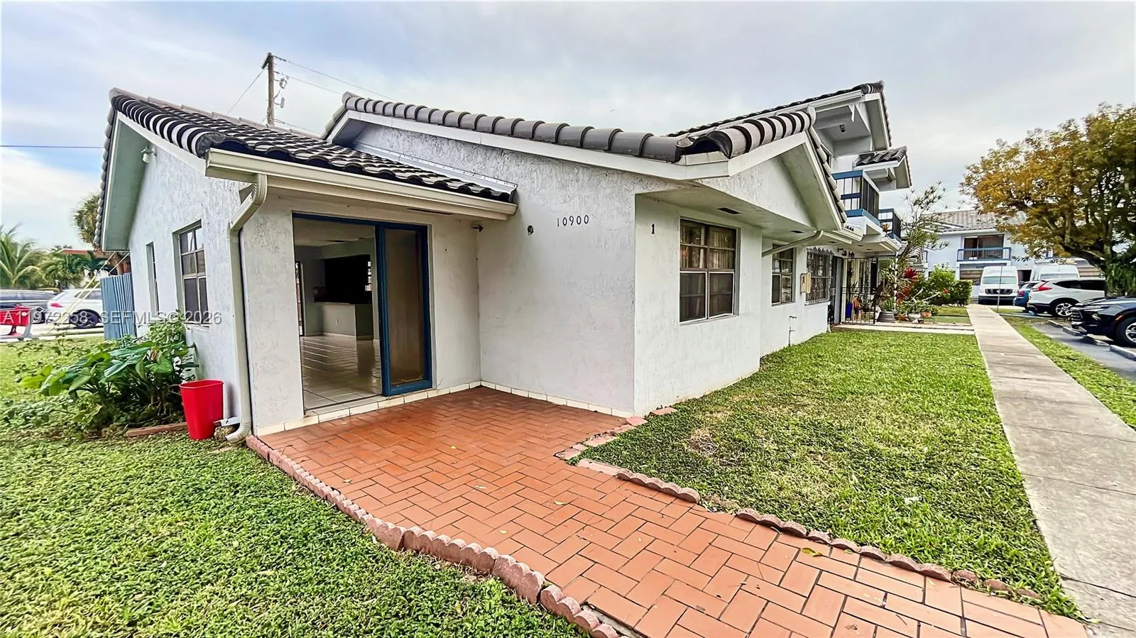 10900 Nw 7th St 101, Miami, Florida 33172, Miami, Florida 33172, 3 Bedrooms Bedrooms, ,2 BathroomsBathrooms,Residential Lease,For Rent,10900 Nw 7th St 101, Miami, Florida 33172,A11972258