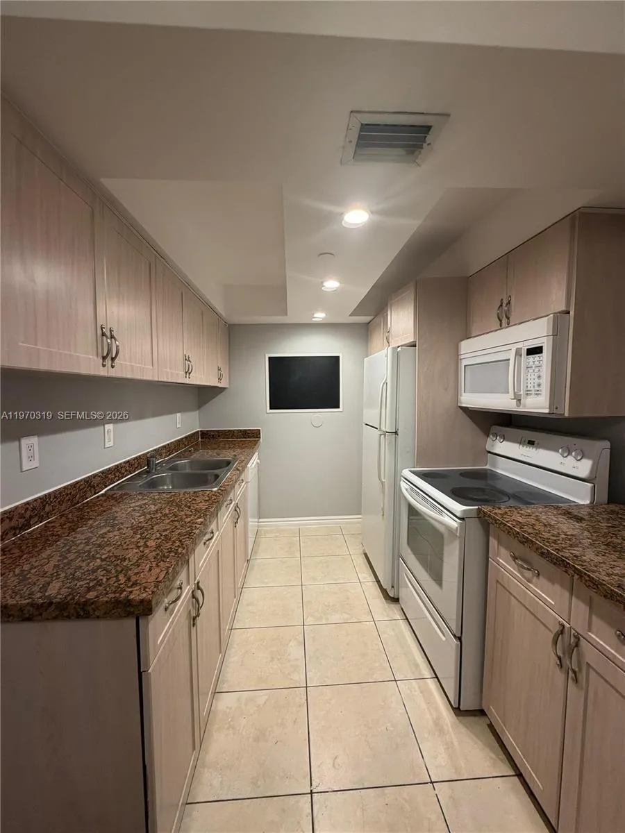 17600 N Bay Rd N907, Sunny Isles Beach, Florida 33, Sunny Isles Beach, Florida 33160, 2 Bedrooms Bedrooms, ,2 BathroomsBathrooms,Residential Lease,For Rent,17600 N Bay Rd N907, Sunny Isles Beach, Florida 33,A11970319