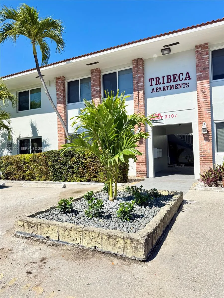 2101 Ne 51st St 8, Fort Lauderdale, Florida 33308, Fort Lauderdale, Florida 33308, 2 Bedrooms Bedrooms, ,2 BathroomsBathrooms,Residential Lease,For Rent,2101 Ne 51st St 8, Fort Lauderdale, Florida 33308,A11971860