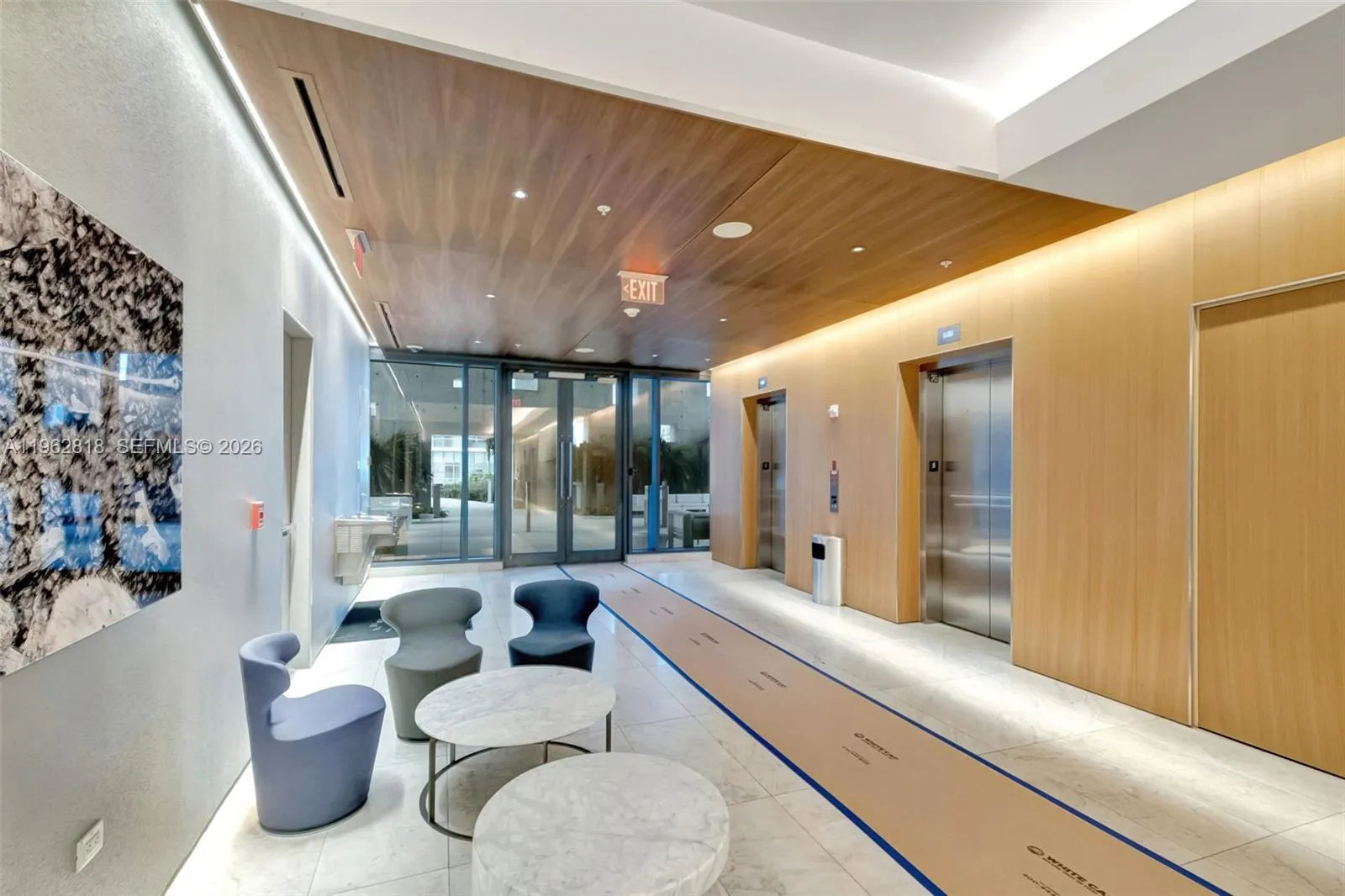 Residents only lobby on 6th floor and entrance to brickell Citi center