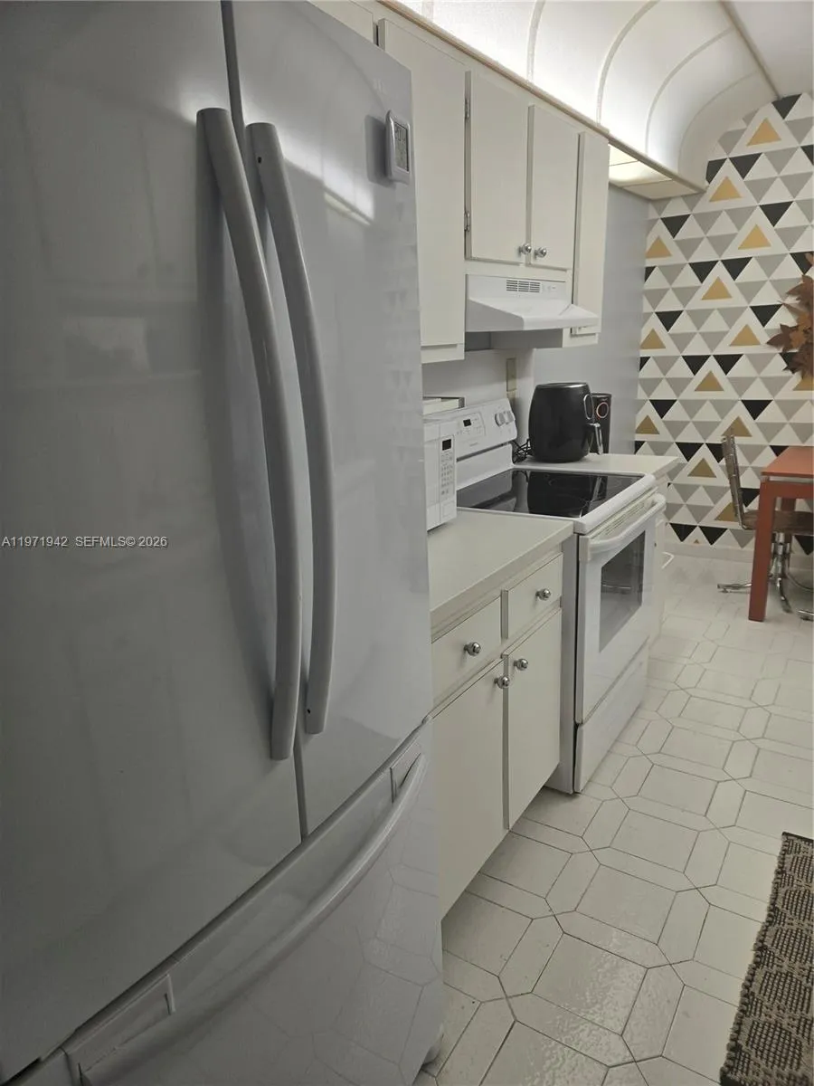 4001 Hillcrest Dr 909, Hollywood, Florida 33021, Hollywood, Florida 33021, 1 Bedroom Bedrooms, ,1 BathroomBathrooms,Residential,For Sale,4001 Hillcrest Dr 909, Hollywood, Florida 33021,A11971942