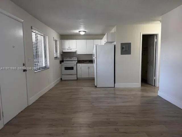 1345 W 28th St 16, Hialeah, Florida 33010, Hialeah, Florida 33010, 2 Bedrooms Bedrooms, ,1 BathroomBathrooms,Residential Lease,For Rent,1345 W 28th St 16, Hialeah, Florida 33010,A11971685