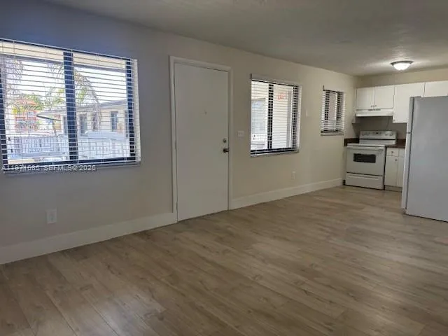 1345 W 28th St 16, Hialeah, Florida 33010, Hialeah, Florida 33010, 2 Bedrooms Bedrooms, ,1 BathroomBathrooms,Residential Lease,For Rent,1345 W 28th St 16, Hialeah, Florida 33010,A11971685