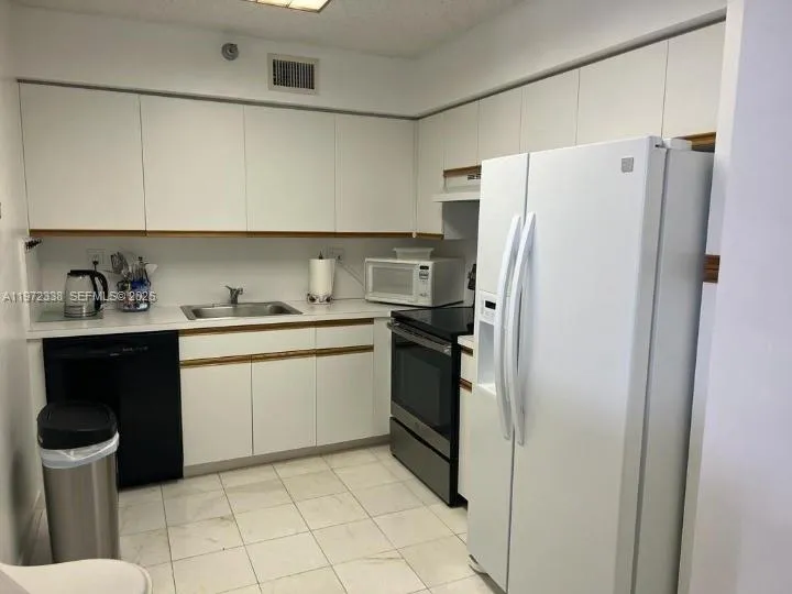 3400 Ne 192nd St 410, Aventura, Florida 33180, Aventura, Florida 33180, 2 Bedrooms Bedrooms, ,2 BathroomsBathrooms,Residential Lease,For Rent,3400 Ne 192nd St 410, Aventura, Florida 33180,A11972338