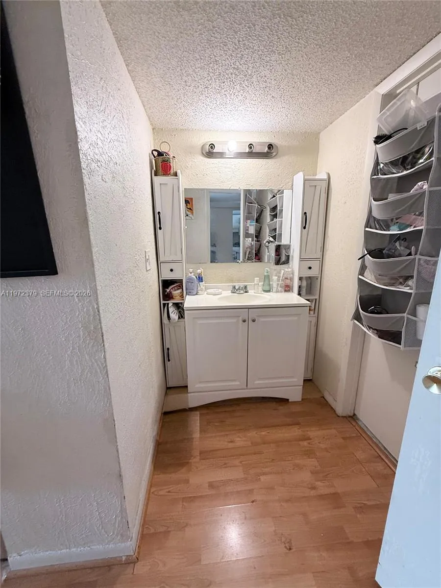7501 Nw 16th St 3207, Plantation, Florida 33313, Plantation, Florida 33313, 1 Bedroom Bedrooms, ,1 BathroomBathrooms,Residential,For Sale,7501 Nw 16th St 3207, Plantation, Florida 33313,A11972379