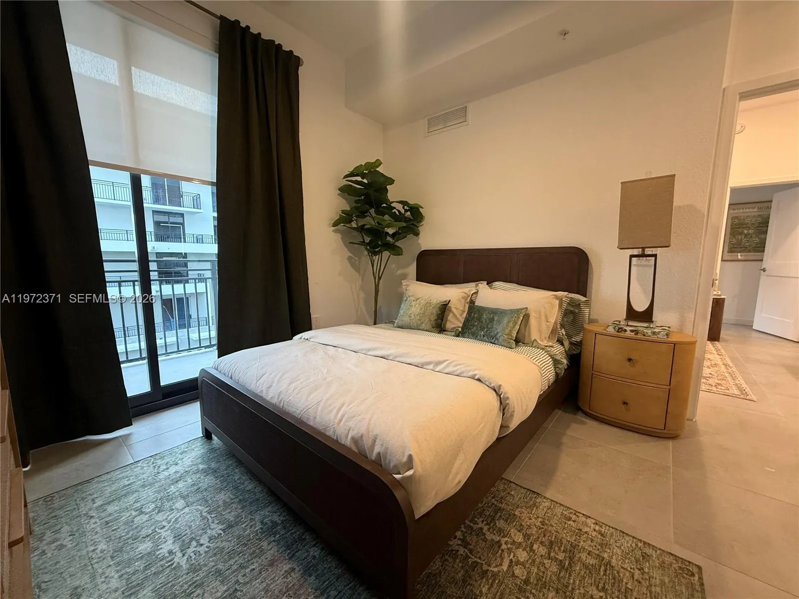 2001 Van Buren St 545, Hollywood, Florida 33020, Hollywood, Florida 33020, 2 Bedrooms Bedrooms, ,2 BathroomsBathrooms,Residential Lease,For Rent,2001 Van Buren St 545, Hollywood, Florida 33020,A11972371