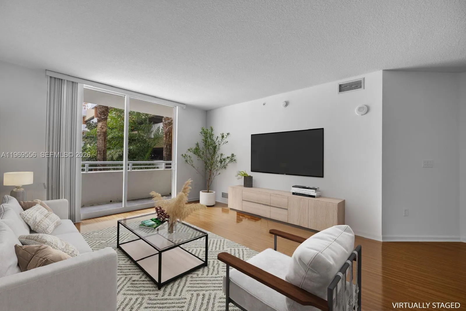 Aventura, Florida 33180, 1 Bedroom Bedrooms, ,1 BathroomBathrooms,Residential Lease,For Rent,A11969556
