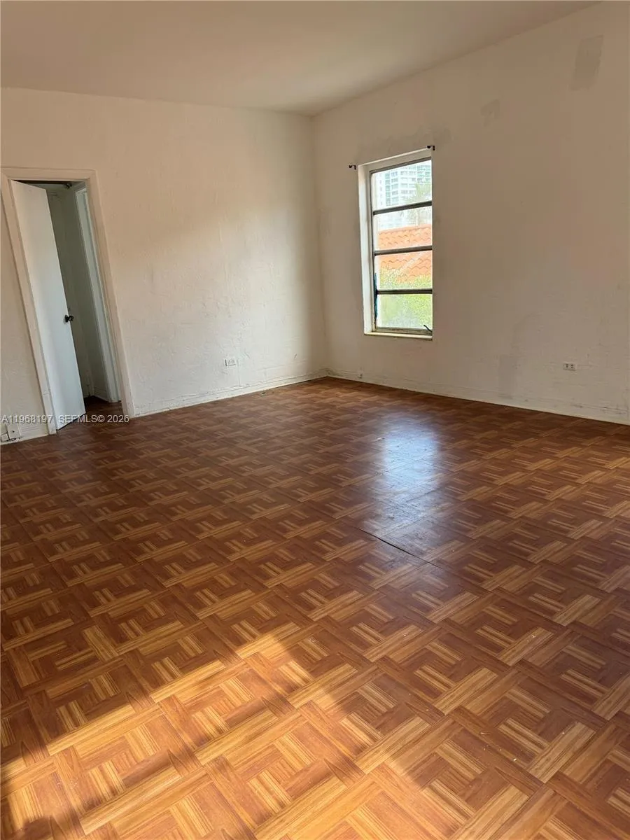 825 Alton Rd 8, Miami Beach, Florida 33139, Miami Beach, Florida 33139, ,1 BathroomBathrooms,Residential Lease,For Rent,825 Alton Rd 8, Miami Beach, Florida 33139,A11968197