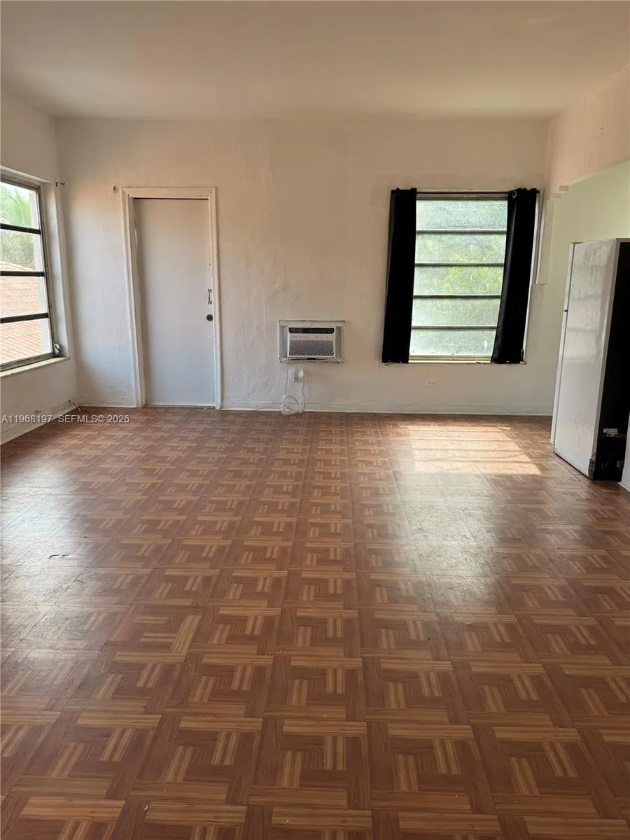 825 Alton Rd 8, Miami Beach, Florida 33139, Miami Beach, Florida 33139, ,1 BathroomBathrooms,Residential Lease,For Rent,825 Alton Rd 8, Miami Beach, Florida 33139,A11968197