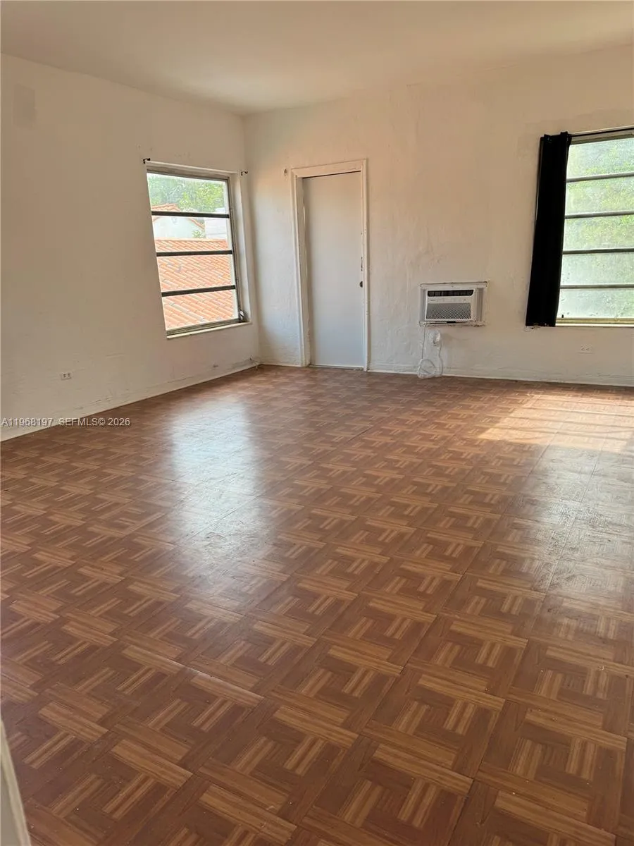 825 Alton Rd 8, Miami Beach, Florida 33139, Miami Beach, Florida 33139, ,1 BathroomBathrooms,Residential Lease,For Rent,825 Alton Rd 8, Miami Beach, Florida 33139,A11968197