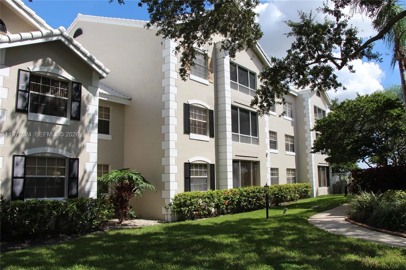 2831 N Oakland Forest Dr 112, Oakland Park, Florid, Oakland Park, Florida 33309, 2 Bedrooms Bedrooms, ,2 BathroomsBathrooms,Residential Lease,For Rent,2831 N Oakland Forest Dr 112, Oakland Park, Florid,A11971624