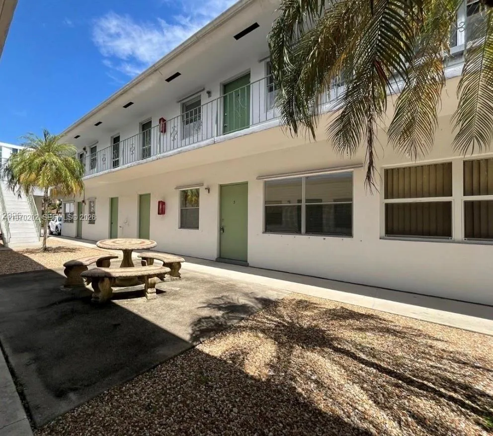 1824 Monroe St 12, Hollywood, Florida 33020, Hollywood, Florida 33020, 1 Bedroom Bedrooms, ,1 BathroomBathrooms,Residential,For Sale,1824 Monroe St 12, Hollywood, Florida 33020,A11970202 1824 Monroe St 12, Hollywood, Florida 33020, Hollywood, Florida 33020, 1 Bedroom Bedrooms, ,1 BathroomBathrooms,Residential,For Sale,1824 Monroe St 12, Hollywood, Florida 33020,A11970202