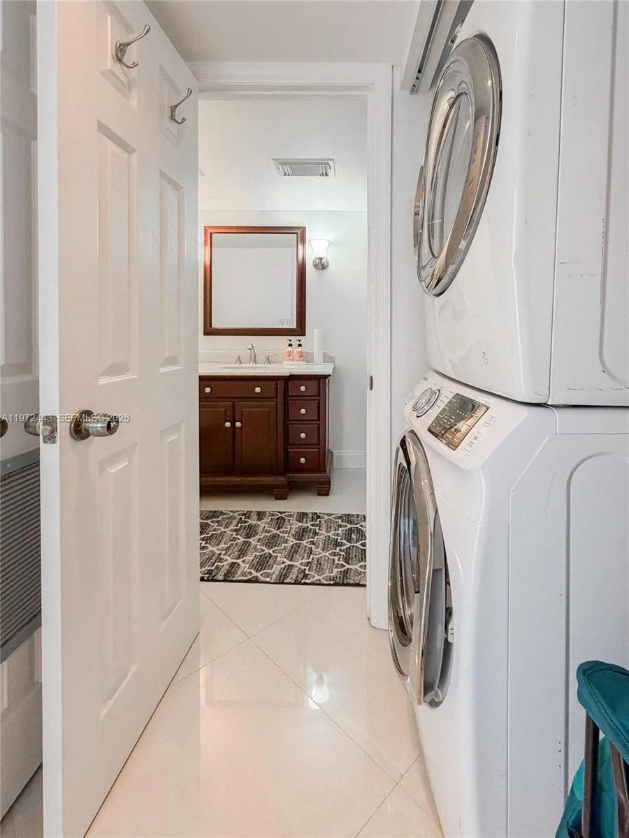 2780 Ne 183rd St 1504, Aventura, Florida 33160, Aventura, Florida 33160, 2 Bedrooms Bedrooms, ,2 BathroomsBathrooms,Residential Lease,For Rent,2780 Ne 183rd St 1504, Aventura, Florida 33160,A11972443