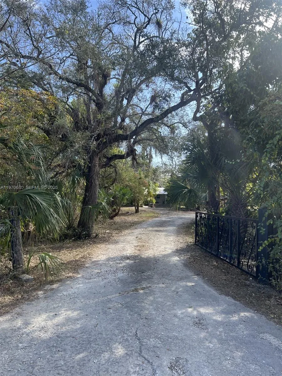 23755 Sw 142nd Ave, Homestead, Florida 33032, Homestead, Florida 33032, 6 Bedrooms Bedrooms, ,5 BathroomsBathrooms,Residential,For Sale,23755 Sw 142nd Ave, Homestead, Florida 33032,A11970680