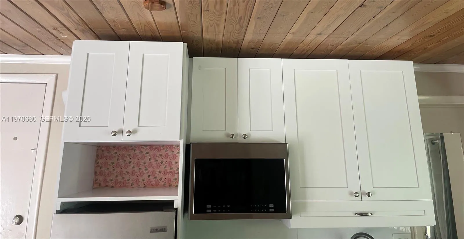 SHELVING STORAGE STUDIO APT