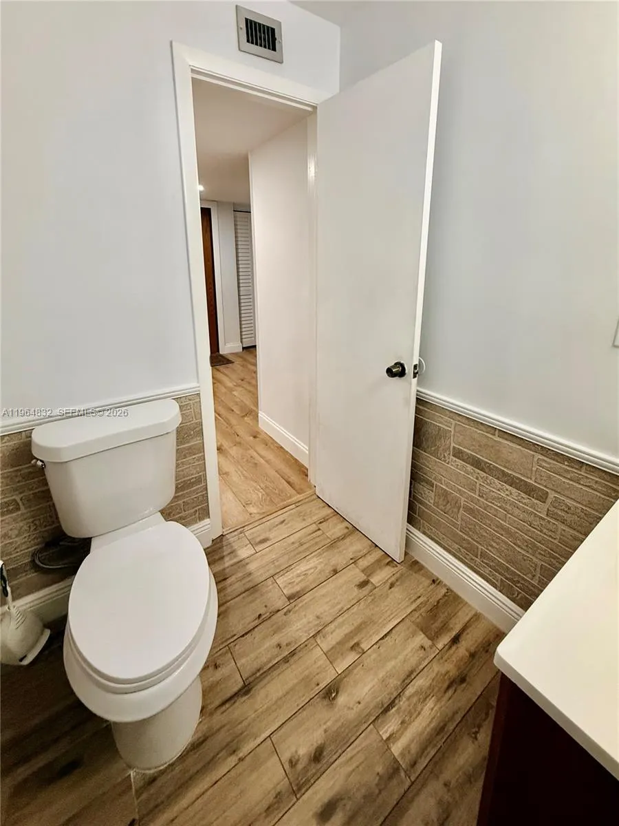 9717 N New River Canal Rd 406, Plantation, Florida, Plantation, Florida 33324, 3 Bedrooms Bedrooms, ,2 BathroomsBathrooms,Residential,For Sale,9717 N New River Canal Rd 406, Plantation, Florida,A11964832