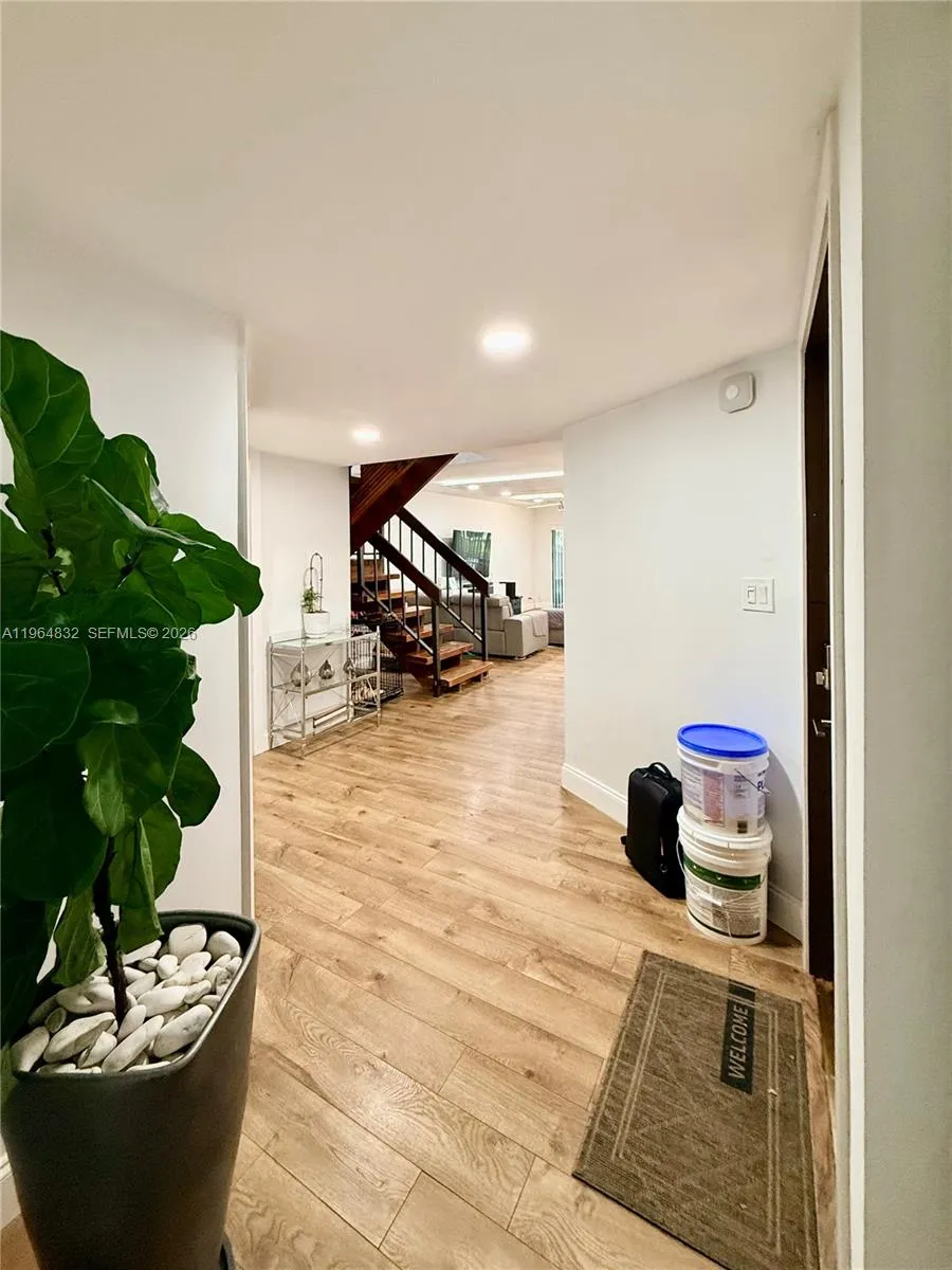 9717 N New River Canal Rd 406, Plantation, Florida, Plantation, Florida 33324, 3 Bedrooms Bedrooms, ,2 BathroomsBathrooms,Residential,For Sale,9717 N New River Canal Rd 406, Plantation, Florida,A11964832