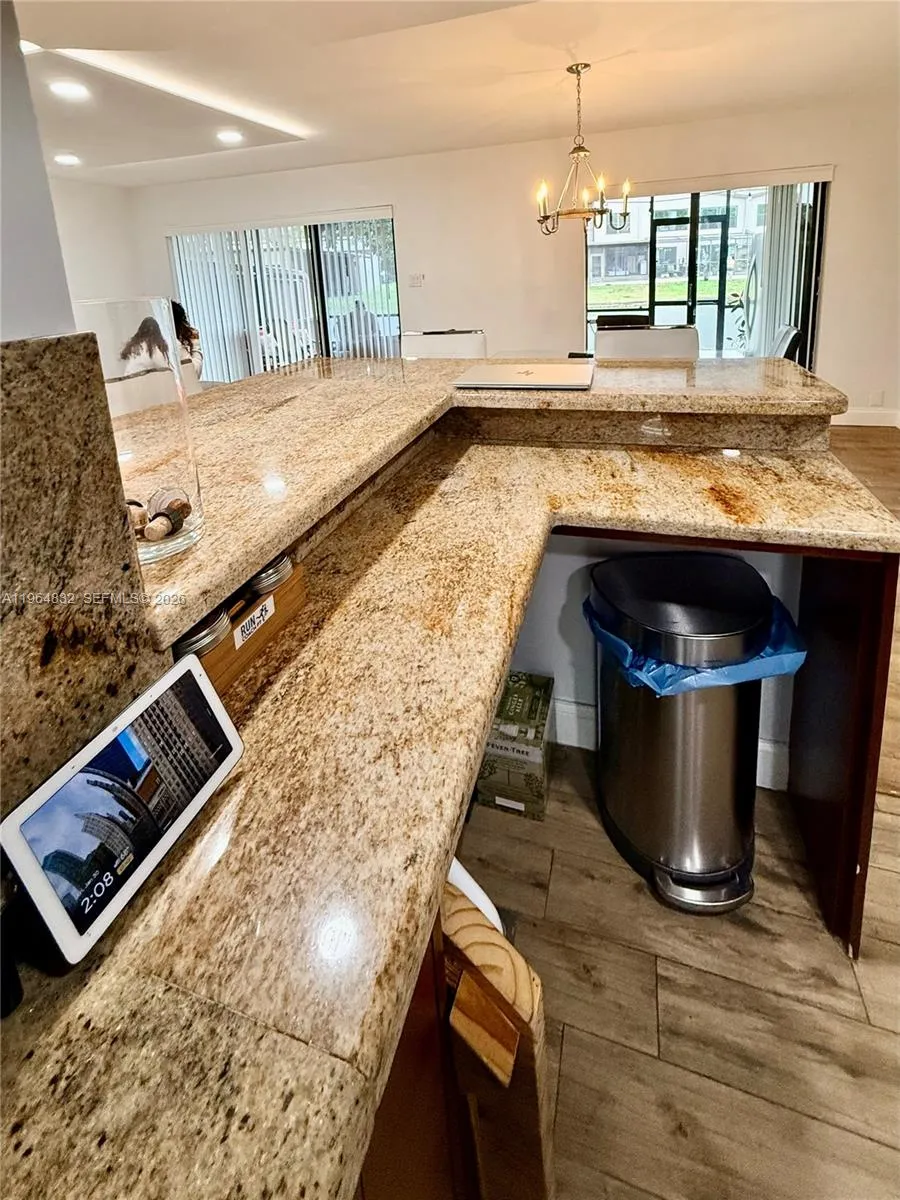 9717 N New River Canal Rd 406, Plantation, Florida, Plantation, Florida 33324, 3 Bedrooms Bedrooms, ,2 BathroomsBathrooms,Residential,For Sale,9717 N New River Canal Rd 406, Plantation, Florida,A11964832