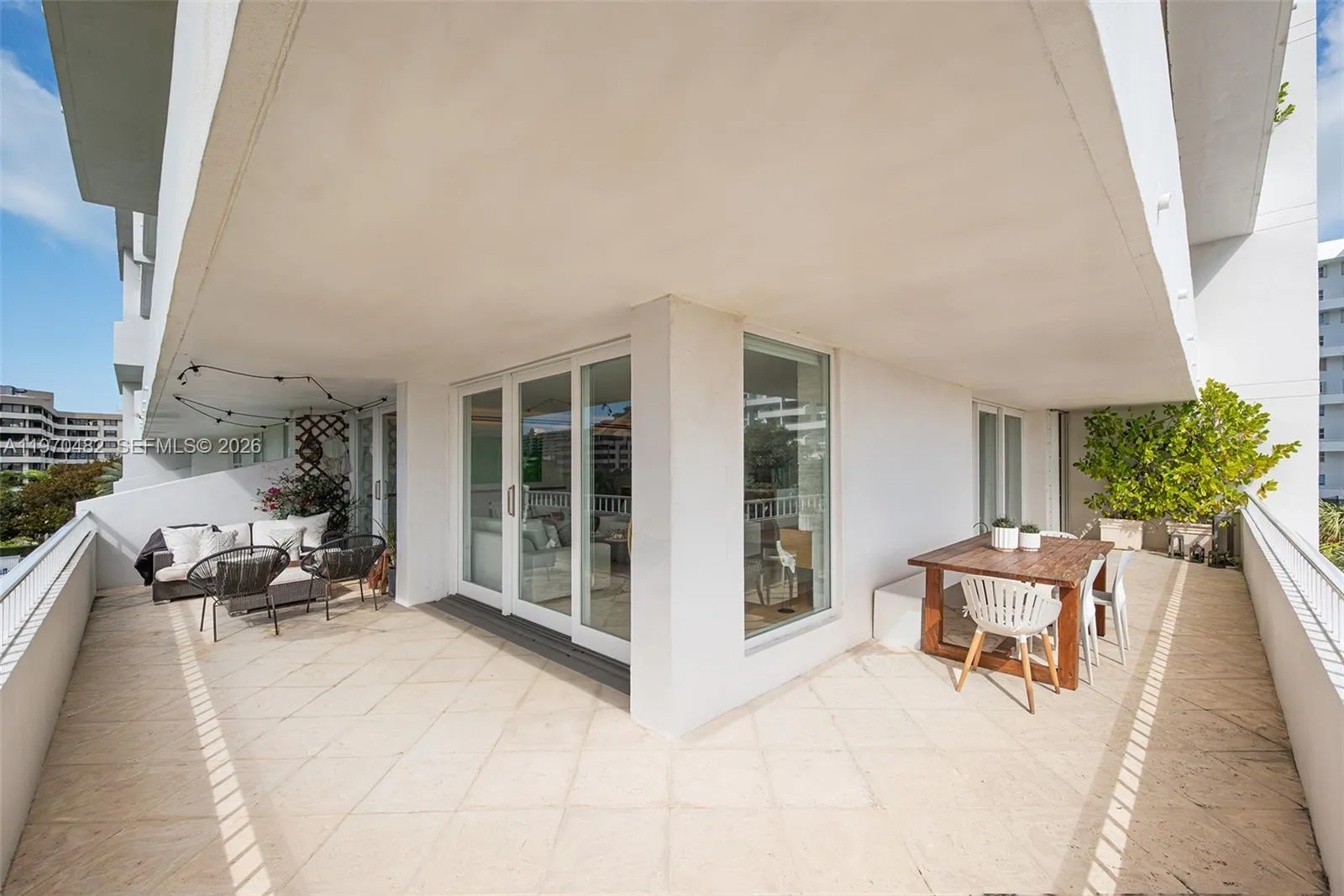 199 Ocean Lane Dr 401, Key Biscayne, Florida 33149, Key Biscayne, Florida 33149, 4 Bedrooms Bedrooms, ,3 BathroomsBathrooms,Residential,For Sale,199 Ocean Lane Dr 401, Key Biscayne, Florida 33149,A11970482