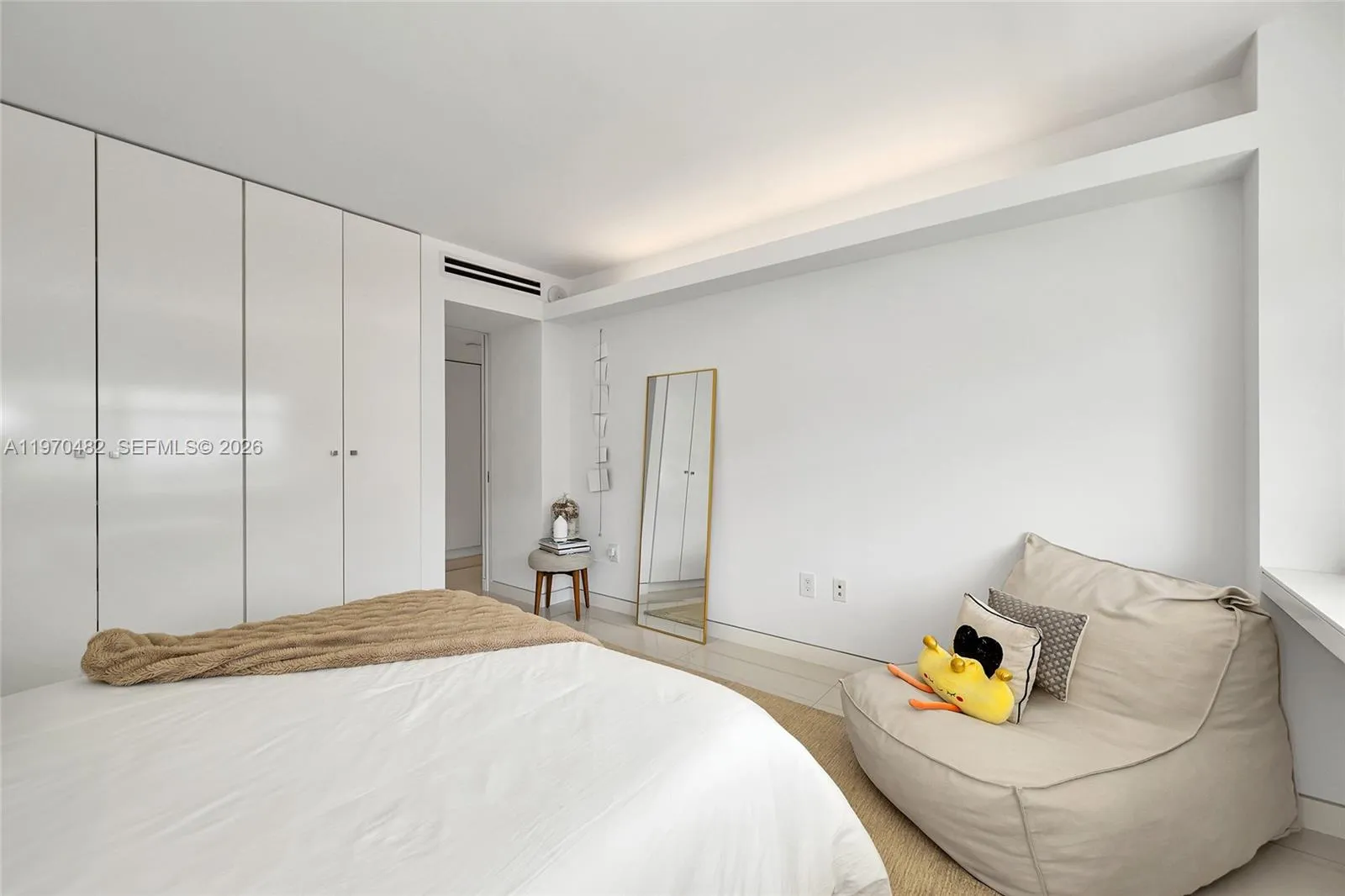 199 Ocean Lane Dr 401, Key Biscayne, Florida 33149, Key Biscayne, Florida 33149, 4 Bedrooms Bedrooms, ,3 BathroomsBathrooms,Residential,For Sale,199 Ocean Lane Dr 401, Key Biscayne, Florida 33149,A11970482