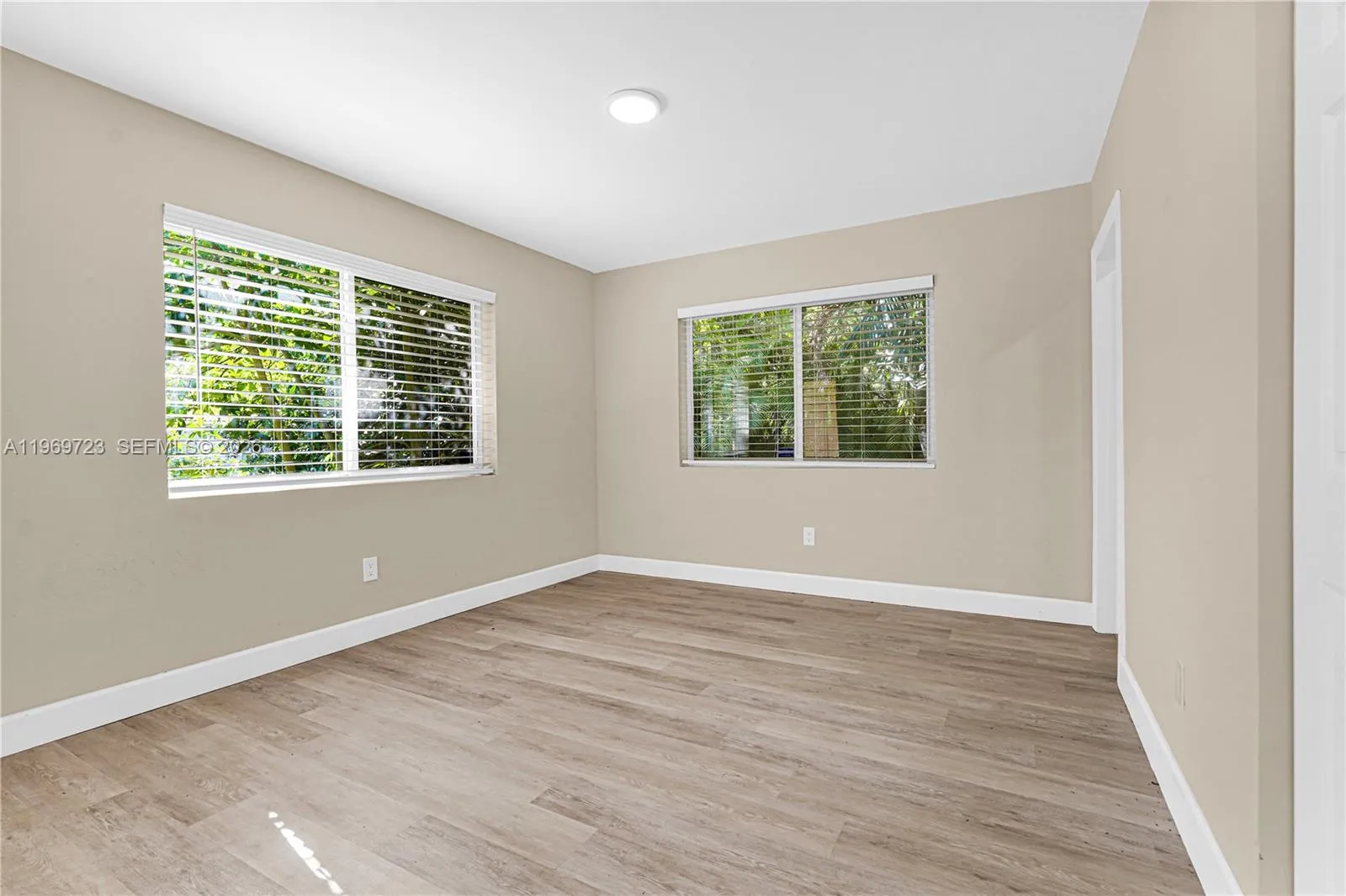 11919 Ne 8th Ave, Biscayne Park, Florida 33161, Biscayne Park, Florida 33161, ,Residential Income,For Sale,11919 Ne 8th Ave, Biscayne Park, Florida 33161,A11969723